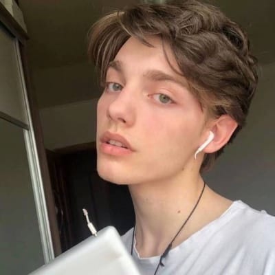 احسان اللہ خان avatar